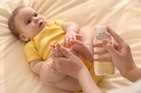 ¿Por qué no debes poner aceite de oliva o girasol en la piel de tu bebé?