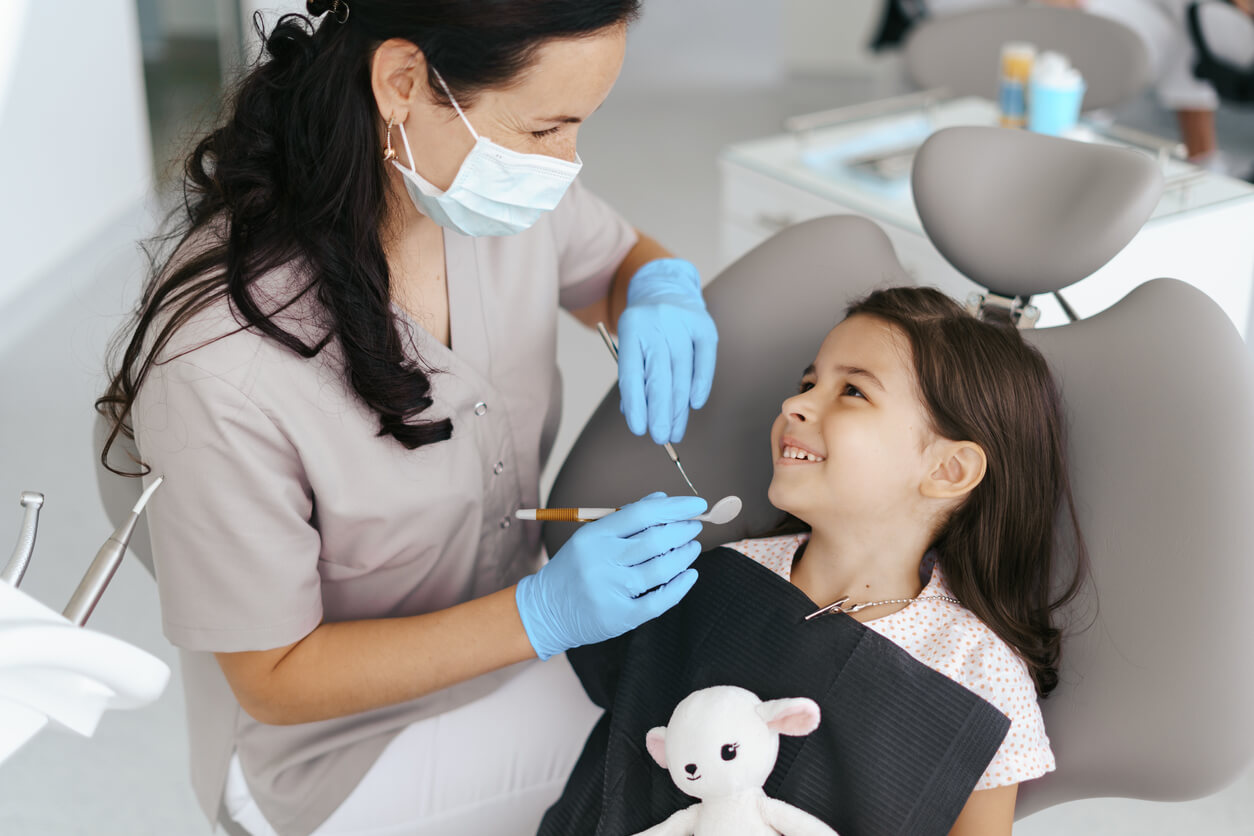 Wanneer en hoe vaak moet ik met mijn kind naar de tandarts?