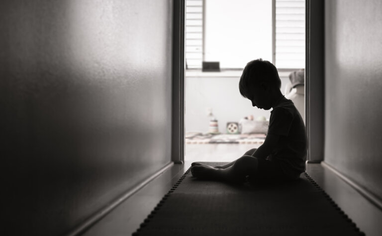 La soledad en los niños: causas y consecuencias
