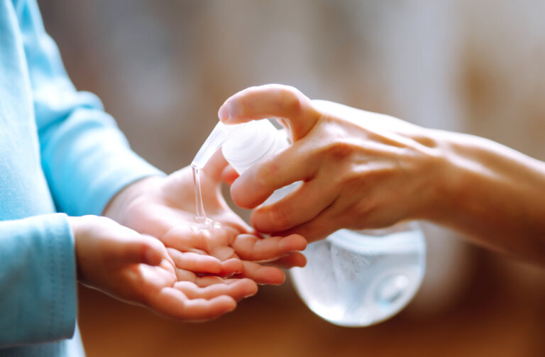 Riesgos del gel hidroalcohólico en los niños