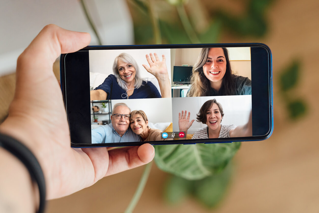 Een videogesprek met de familie