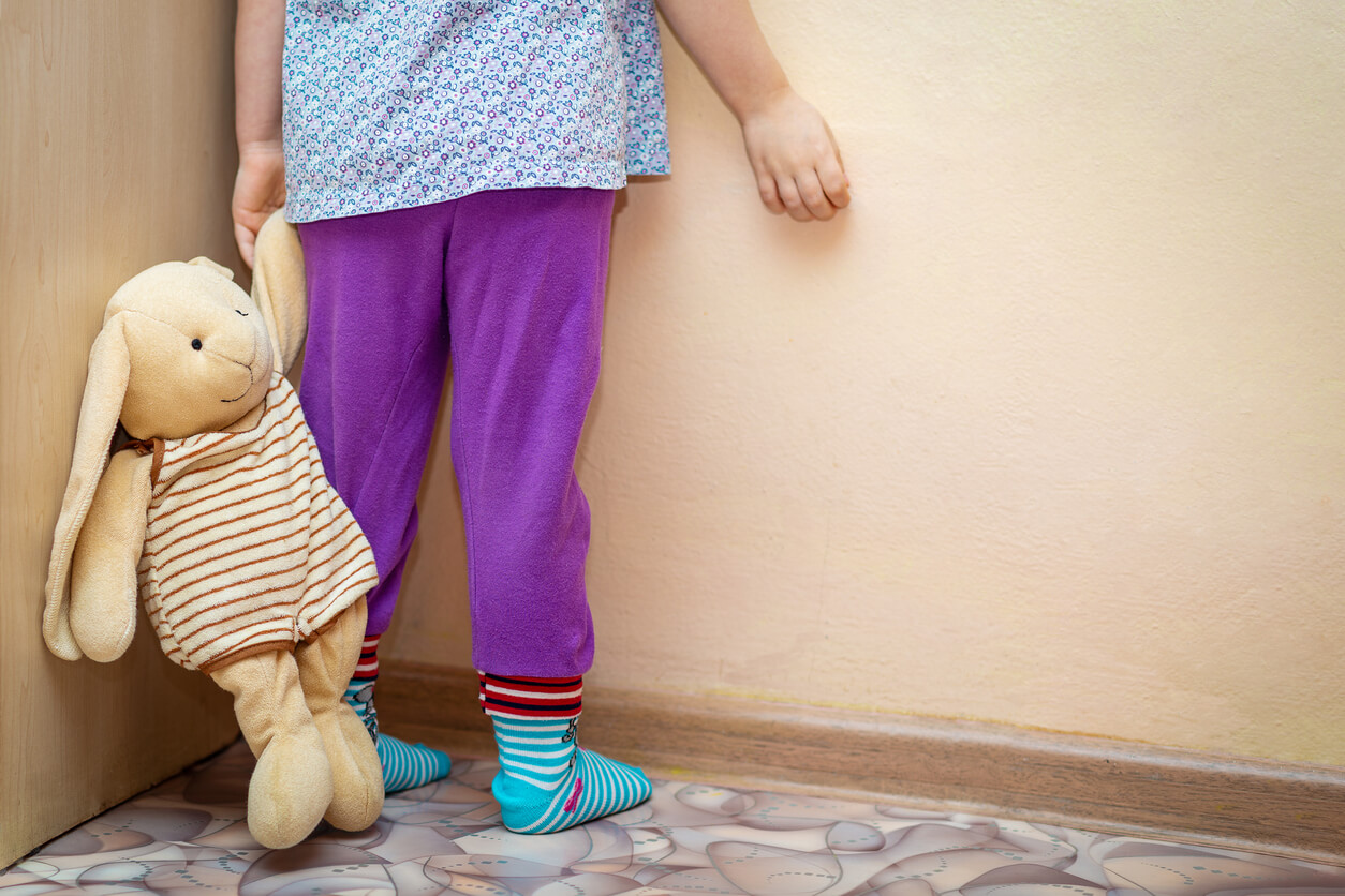 Por qué no usar la técnica del rincón de pensar con los niños
