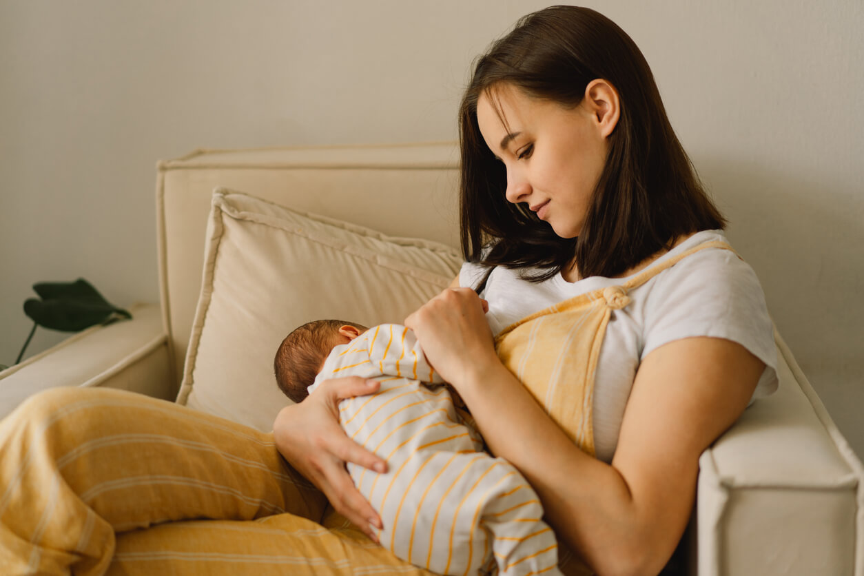 ¿Por qué es importante la nutrición durante el embarazo y la lactancia?