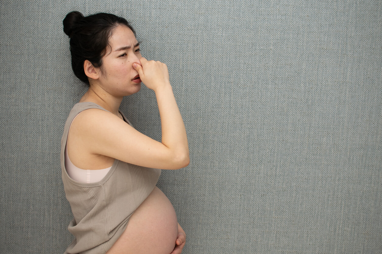 ¿Por qué tengo mal olor durante el embarazo?