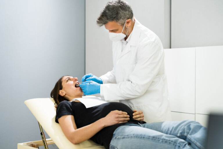 Todo lo que debes saber sobre ir al dentista en el embarazo
