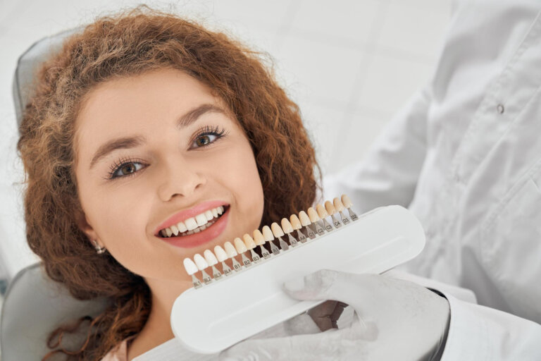 Blanqueamiento dental en adolescentes: ¿es bueno que lo hagan?
