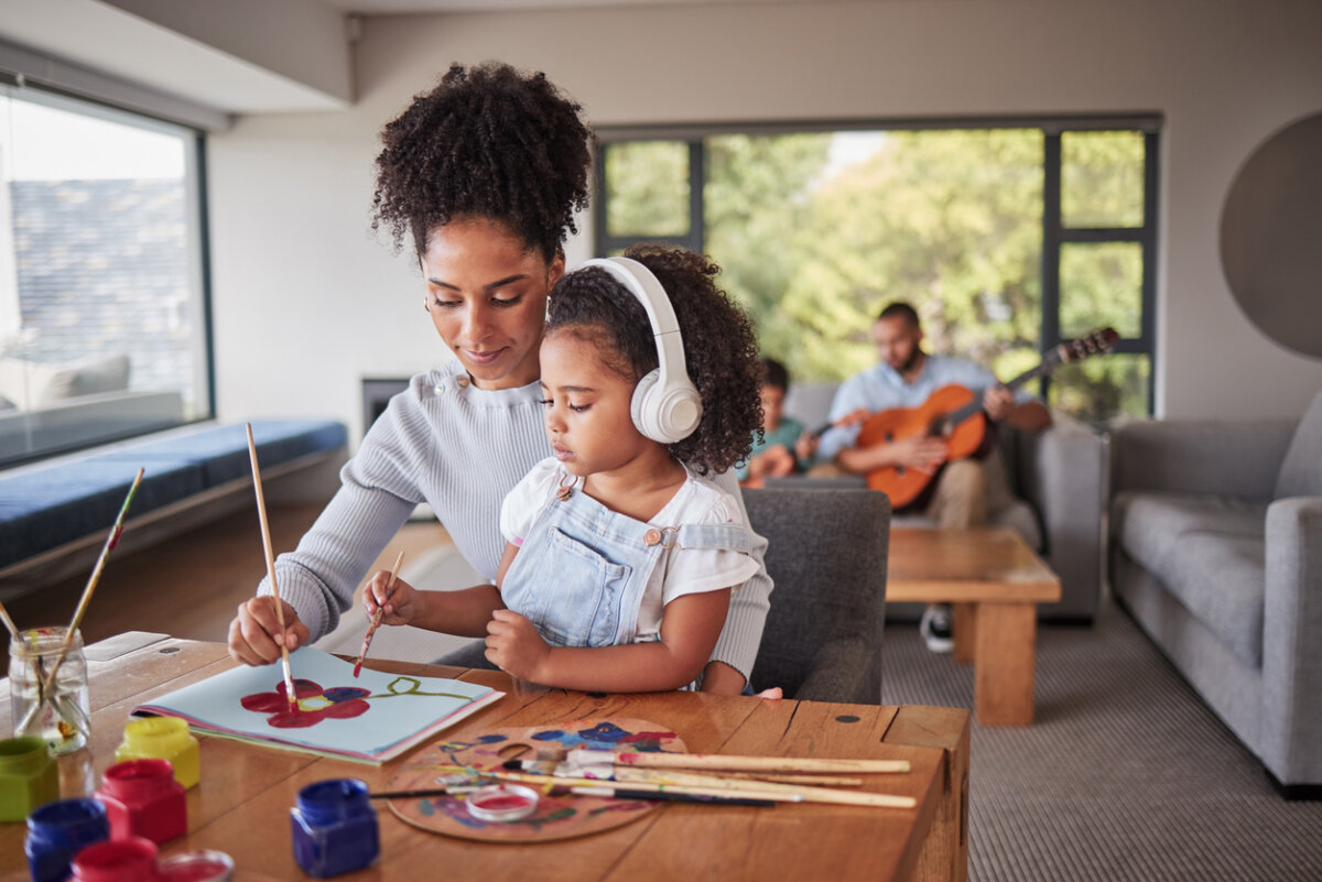 Arte y diversión en casa: actividades creativas para compartir en familia