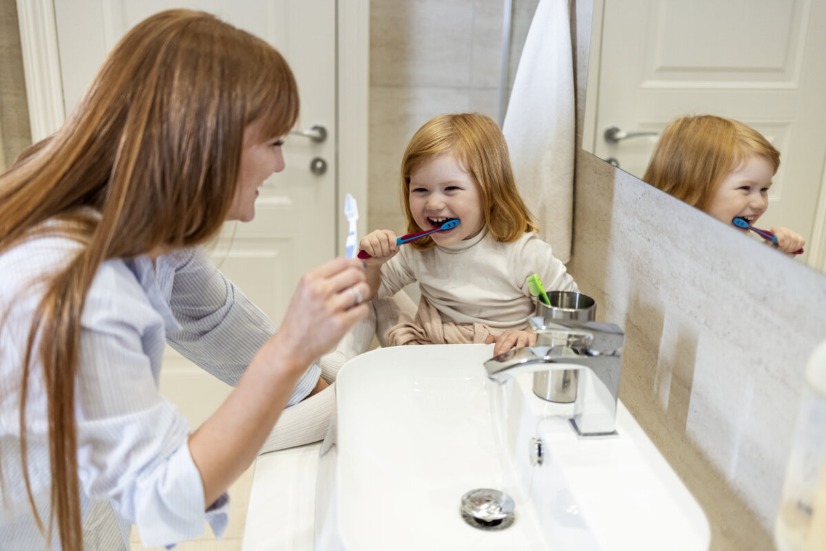 7 estrategias para enseñar a los niños a cepillarse los dientes