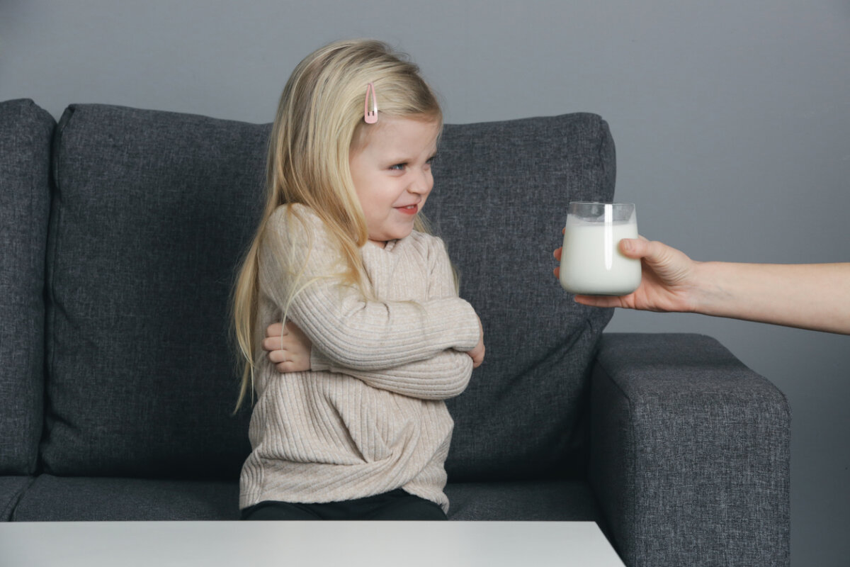Cuando el niño no quiere tomar leche: razones y soluciones