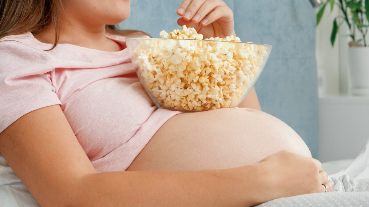 Comer palomitas de maíz en el embarazo