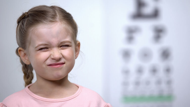 Salud visual infantil: consejos para detectar la miopía al iniciar las clases