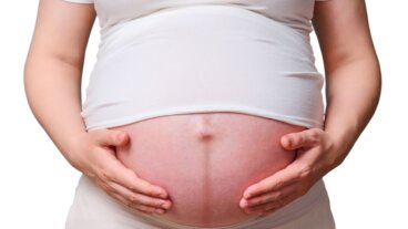 Línea alba en el embarazo: todo lo que debes saber