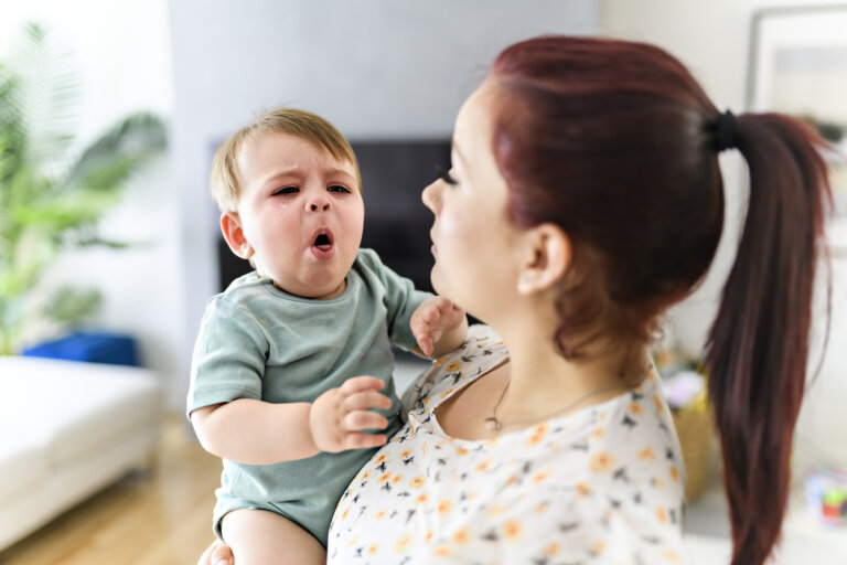 Tos en bebés: todo lo que debes saber