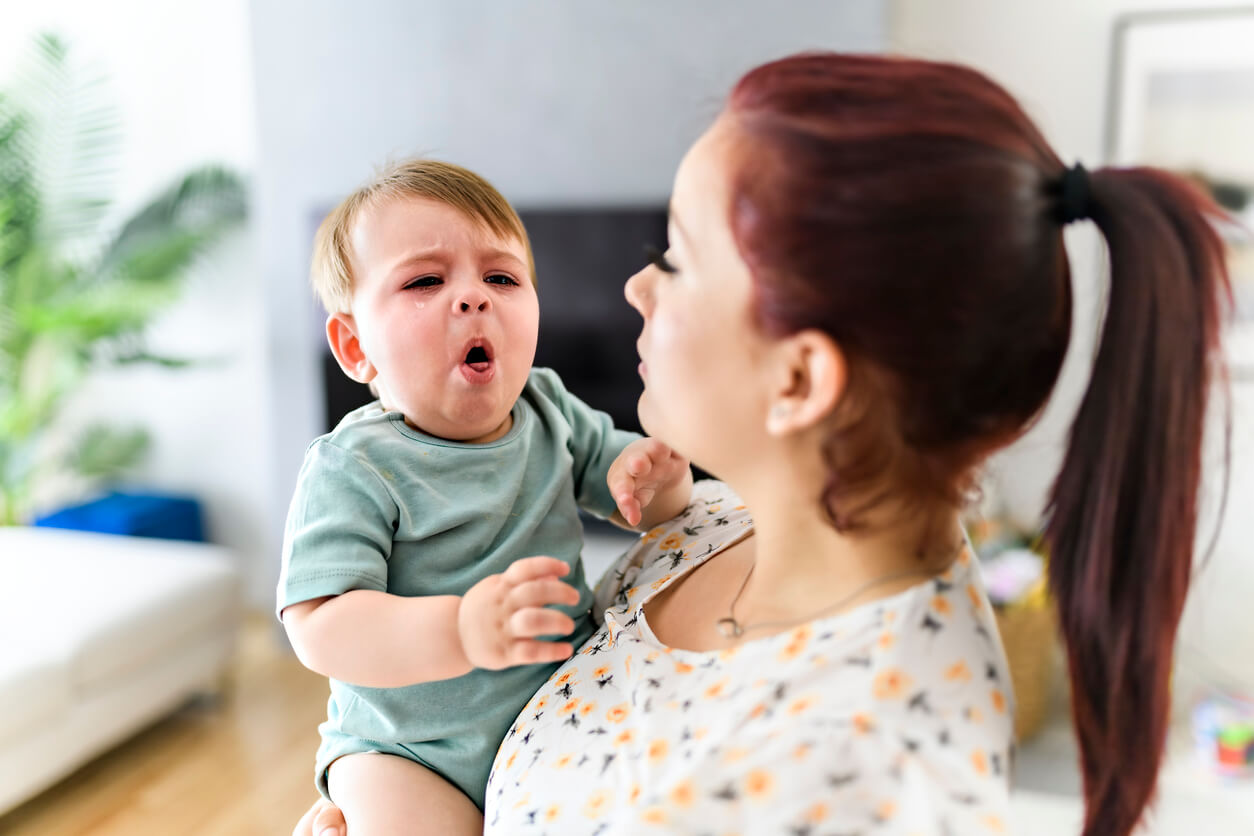 Tos en bebés: todo lo que debes saber