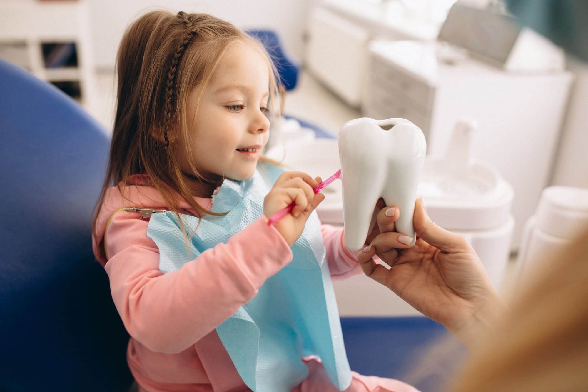 Experimentos para enseñar a los niños sobre la higiene dental