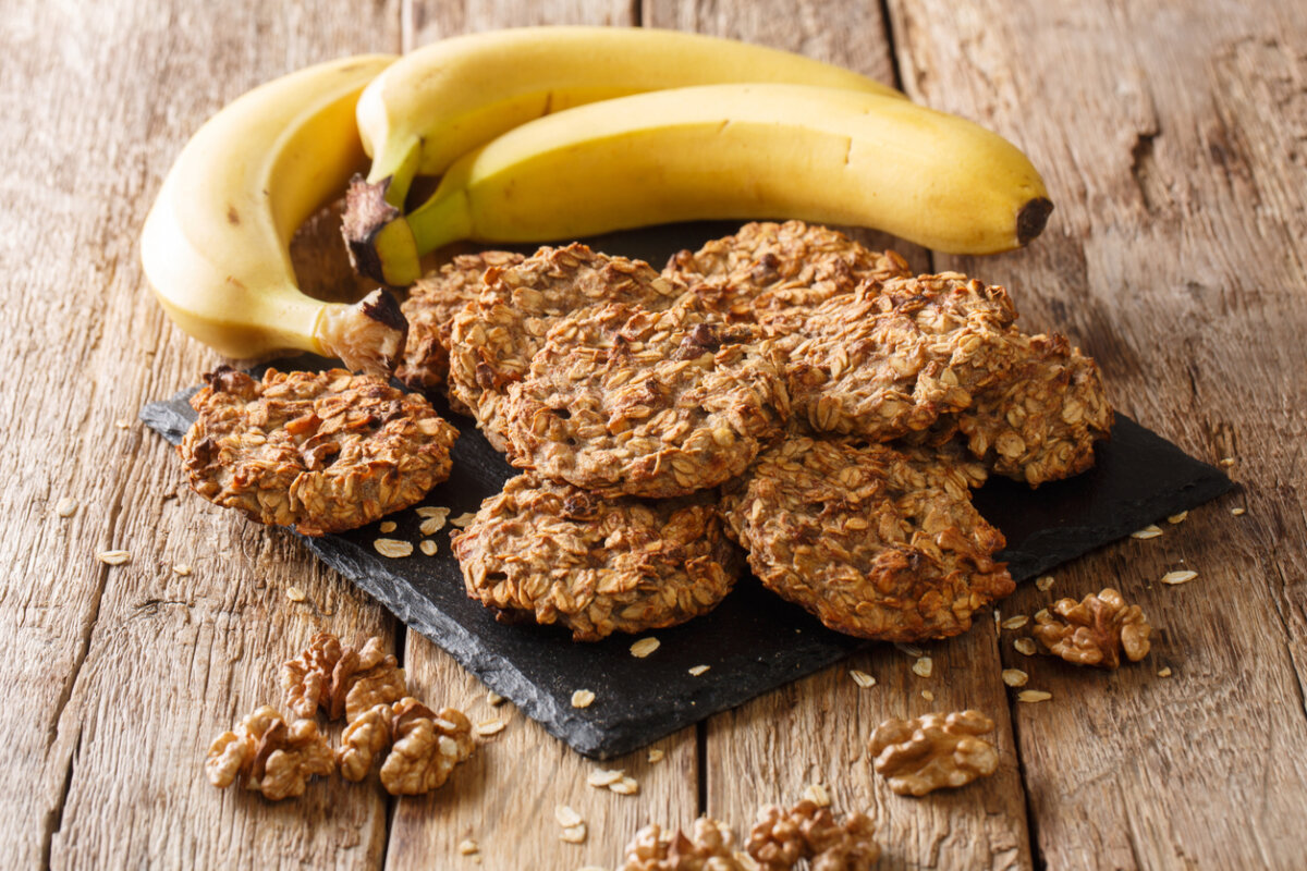 Galletas saludables de avena y banana.