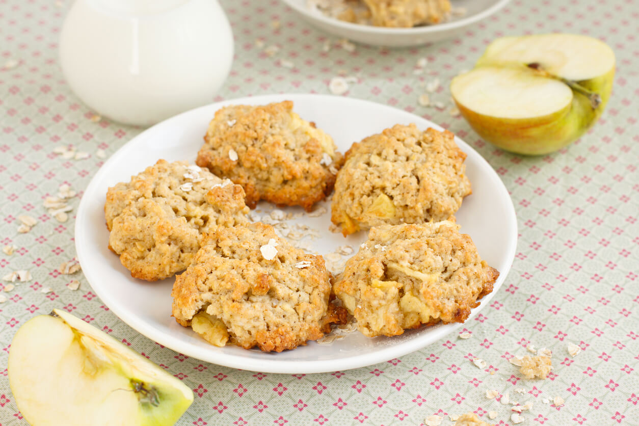 Biscotti di mele e farina d'avena.