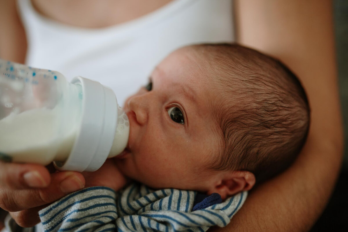 Cómo calentar la leche materna