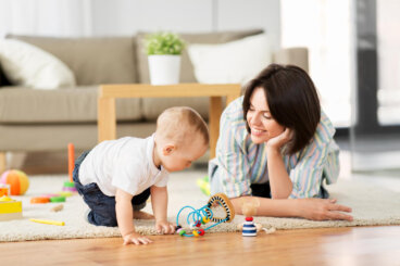 Ideas para jugar con el bebé según las fases de su desarrollo