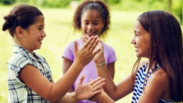Juegos de palmas para divertirse con niños