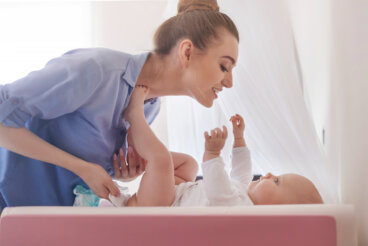 ¿Cuándo preocuparse por la digestión y las heces de tu bebé?