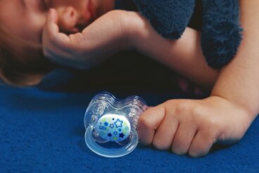 Cómo ayudar a un niño a dejar el chupete de forma progresiva y respetuosa